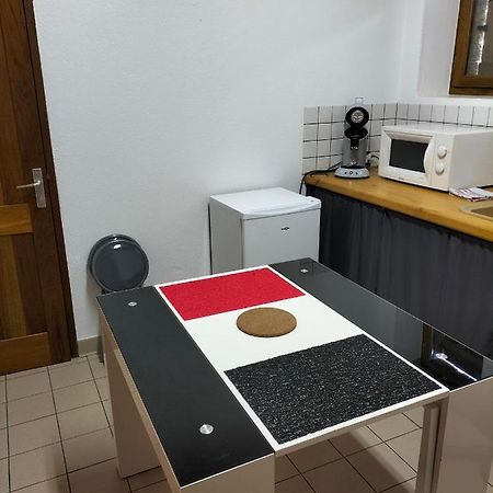 Studio Confortable Proche Des Sites Touristiques Issendolus Eksteriør billede